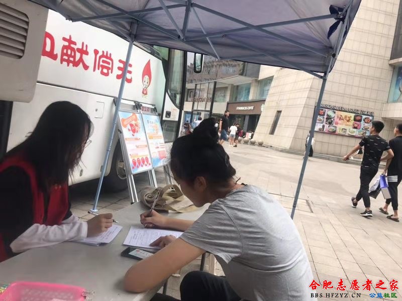 百盛广场1.jpg