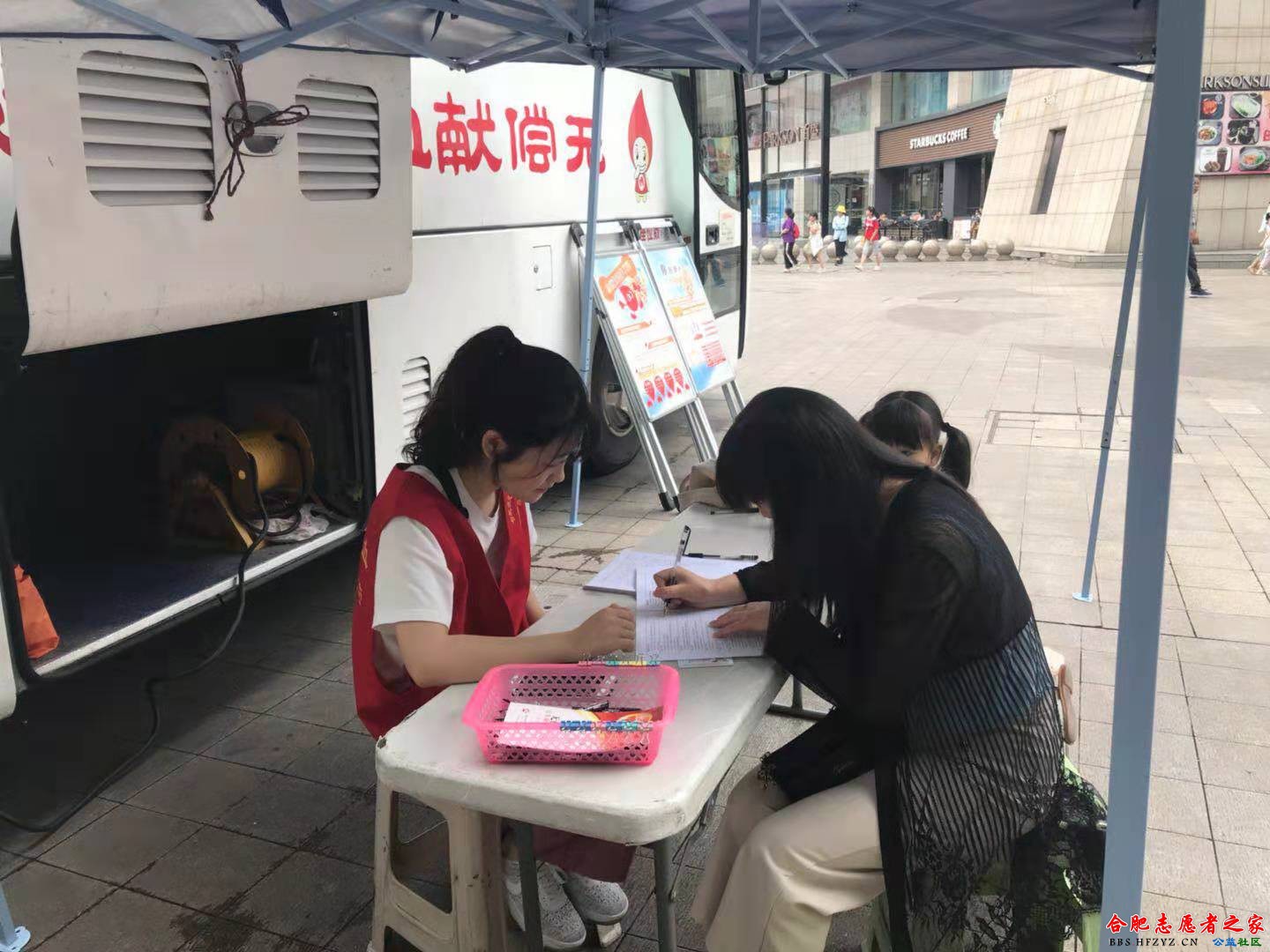 百盛广场2.jpg