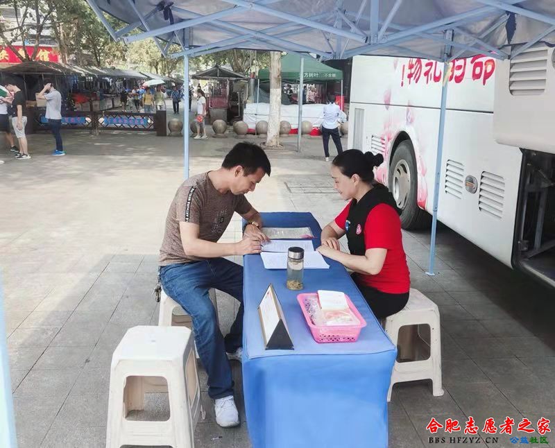 百盛1.jpg
